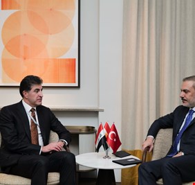 بارزاني يبحث مع وزير الخارجية التركي استئناف ضخ نفط الإقليم