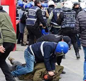 تركيا تعلن اعتقال 120 شخصا مرتبطين بحزب العمال الكردستاني