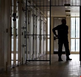 أنباء عن اختفاء وزيرين سابقين مطلوبين للنزاهة