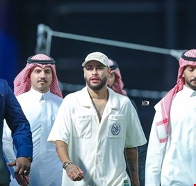 نيمار مهدد بعقوبة.. رد فعل البرازيلي أثناء مباراة الهلال