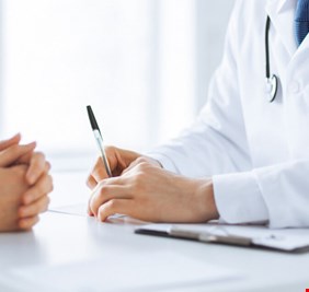 هل تزول الأعراض لدى زيارتك الطبيب؟ إليك السبب