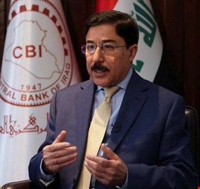 محافظ البنك المركزي ينفي وجود مشكلة سيولة بالدينار العراقي