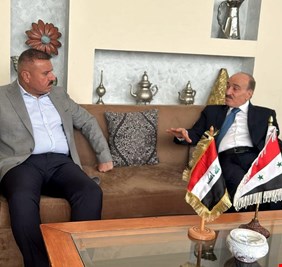 وزير الداخلية يلتقي نظيره السوري ويرحب بعودة بلاده الى المحيط العربي