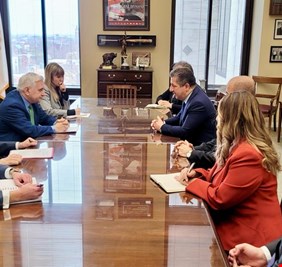 بارزاني يتفق مع قادة امريكان على زيادة الدعم العسكري للبيشمركة