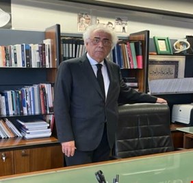 السوداني يبارك للشاعر شوقي عبد الأمير فوزه برئاسة معهد العالم العربي