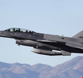 الـ F16 العراقية تغير على وادي الشاي