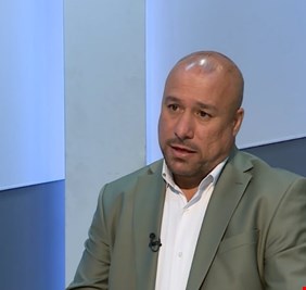 نائب يؤكد وجود مخطط لعزل البرلمان عن مراقبة الحكومة و يعلق على حبس السلامي