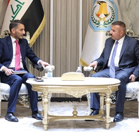 وزير الداخلية يلتقي محافظ النجف الأشرف