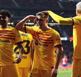 برشلونة يقسو على أتلتيكو مدريد في عقر داره