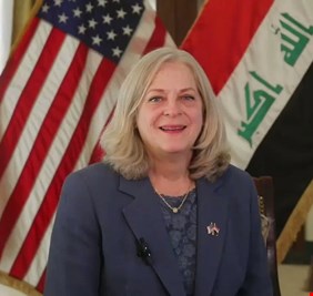 السفيرة الأمريكية بعد لقاء محافظ نينوى: ملتزمون بدعم العراق