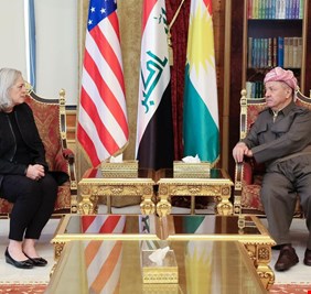 مسعود بارزاني يخبر السفيرة الأمريكية أن حزبه لم يقاطع الانتخابات