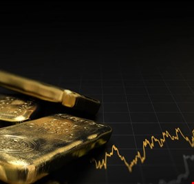 الذهب يقفز ويسجل أعلى مكاسبه الأسبوعية خلال شهر