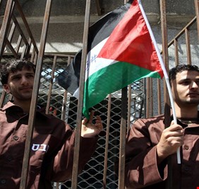 أكثر من 9 آلاف أسير فلسطيني في سجون إسرائيل