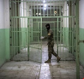 العدل تكشف سبب نقل السجناء خارج سجن الكاظمية