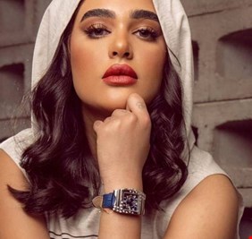 ليالي دهراب تلجأ إلى القضاء بعد استغناء 