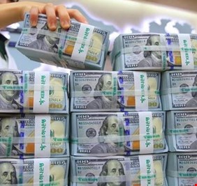 المركزي يبيع 300 مليون دولار خلال مزاده اليومي