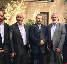 وفد من 