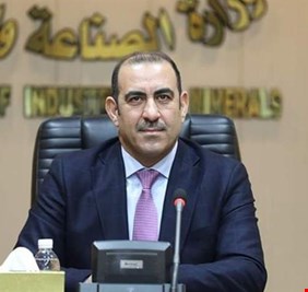 وزير الصناعة يكشف عن توجه لاستيراد مادة الحديد الخام  لتشغيل المعامل والمصانع