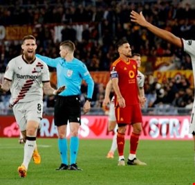 قدم في نهائي الدوري الأوروبي.. قطار ليفركوزن «التاريخي» يدهس روما