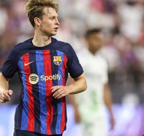 برشلونة ينتظر رد دي يونج على العرض الجديد