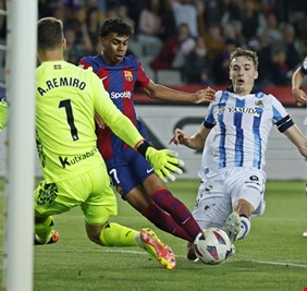برشلونة يهزم سوسييداد ويستعيد وصافة الدوري الإسباني