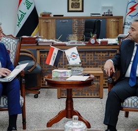 العراق يبحث مع أمريكا تزويده بـ 3 آلاف ميجاوات من الكهرباء
