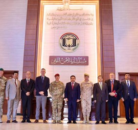 الأعرجي يستقبل قائد بعثة حلف الناتو في العراق بمناسبة انتهاء مهام عمله