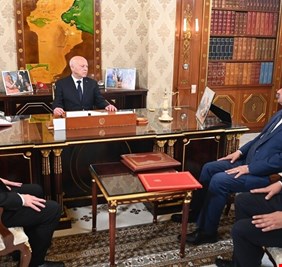 الرئيس التونسي يجري تغييرا حكوميا جزئيا شمل وزارة الداخلية