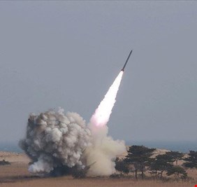 كوريا الشمالية تطلق صواريخا باليستية باتجاه بحر اليابان