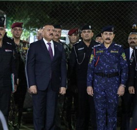 وزير الداخلية يزور قيادة حفظ القانون ويشدد على تطبيق الواجبات بالشكل الأمثل