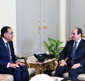 استقالة مفاجئة للحكومة المصريّة... لماذا أبقى السيسي على مدبولي؟