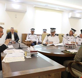 وزير الداخلية يوجه المرور  بتكثيف الجهد لتقديم أفضل الخدمات