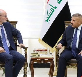 وزير الداخلية يلتقي سفيري البحرين وبريطانيا لدى العراق كلاً على حدة