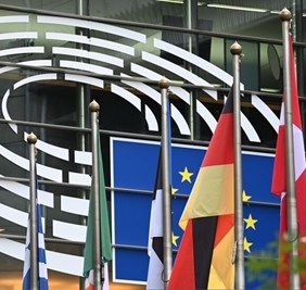 اليمين يحقق تقدما كبيرا ويحتفظ مع الاشتراكيين والليبراليين بالأغلبية في البرلمان الأوروبي