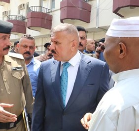 وزير الداخلية يزور مديرية شؤون الإقامة