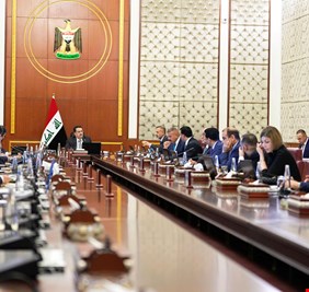 رأي جريدة الحقيقة : لماذا غيّبت حكومة السوداني الشعراء الشعبيين من لجنة المهرجانات الثقافية ؟