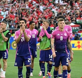 المانشافت أول المتأهلين إلى دور الـ16 لـ