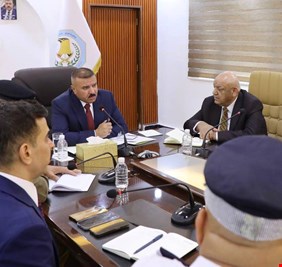 وزير الداخلية يعقد اجتماعاً في مديرية الدفاع المدني ويتخذ جملة من الإجراءات