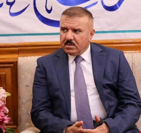 وزير الداخلية يتشرف بزيارة مرقد الإمام علي