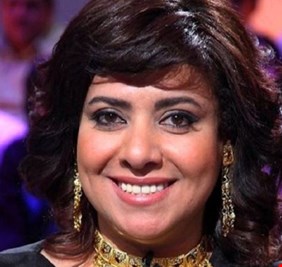 الفنانة نشوى مصطفى تنجو من حادث مميت
