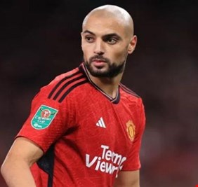 خارج حسابات فيورنتينا.. شرط وحيد لاستمرار أمرابط مع مانشستر يونايتد