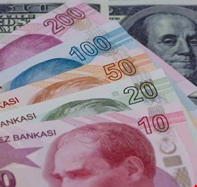 الليرة التركية تتراجع إلى مستوى قياسي جديد