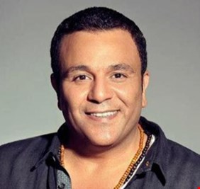 إصابة المغني المصري محمد فؤاد بـ«العصب السابع»