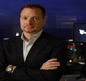 بعد الفوضى العالمية.. رئيس Crowdstrike يصدر اعتذارا علنيا
