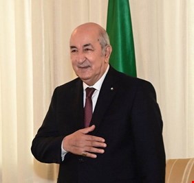 الرئيس الجزائري يخوض الانتخابات مجدداً بلا غطاء حزبي... ما الأسباب؟