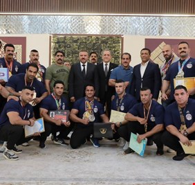 وزير الداخلية يلتقي رواد وأبطال فريق بناء الأجسام في نادي آليات الشرطة