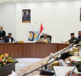 وزير الداخلية يستمع الى الإيجاز الاستخباري للنصف الأول من العام الجاري لمديرية مكافحة المخدرات