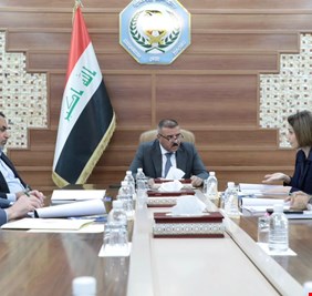 وزير الداخلية يترأس اجتماعاً للجنة الوزارية المشكلة لمعالجة العمالة الاجنبية غير القانونية في البلاد