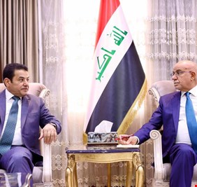 الأعرجي يبحث مع وزير الصحة توفير متطلبات مخيم الجدعة من الخدمات الصحية