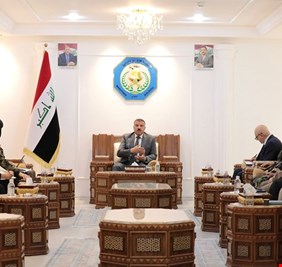 وزير الداخلية يلتقي مجموعة من النساء العاملات في مفاصل الوزارة